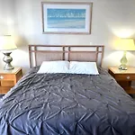 Ilikai Apt 1042 - Spacious Studio With Ocean-Lagoon Views