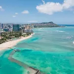 Upscale 2Br & 2Ba Ocean View In Waikiki With Parking!