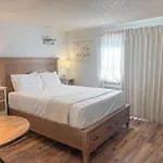 Kuhio Village 806