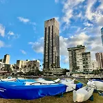Ocean Canal Mountain View Steps From Waikiki Beach 6Person