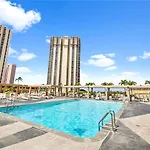 Stunning Ala Moana 25Th Fl In Honolulu