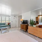 Sanctuary By The Sea/Studio Apt.