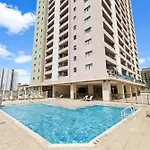 Royal Kuhio 1812 - 1Br With Partial Ocean View In The Heart Of Waikiki With Free Parking!