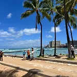 2 Minute Walk To Waikiki Beach, Free Parking