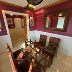 Private Bedroom In Shared Guesthouse Waikiki Beach Area 30 Day Minimum