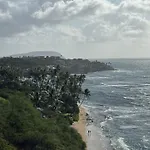 Private Bedroom In Shared Guesthouse Waikiki Beach Area 30 Day Minimum