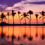 Newly Renovated 2 Bedroom Condo, 1 Block To Waikiki Beach, Free Parking