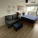 Contemporary Ocean View Suite - Heart Of Waikiki!