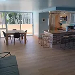 Diamond Head Beach Hotel