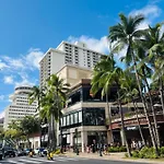 Royal Kuhio 1707 - Spacious Studio With Stunning Diamond Head City Views In The Heart Of Waikiki!