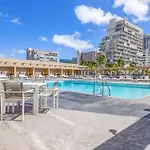 Top Floor Studio With Balcony & Views 3528