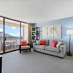Renovated 2-Bedroom Condo With Ocean Views And Complimentary Parking