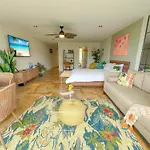 Coastal Charm Colony Surf Studio Condo