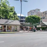 Kuhio Banyan Hotel