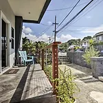 Remodeled Honolulu Apartment With Courtyard Downtown