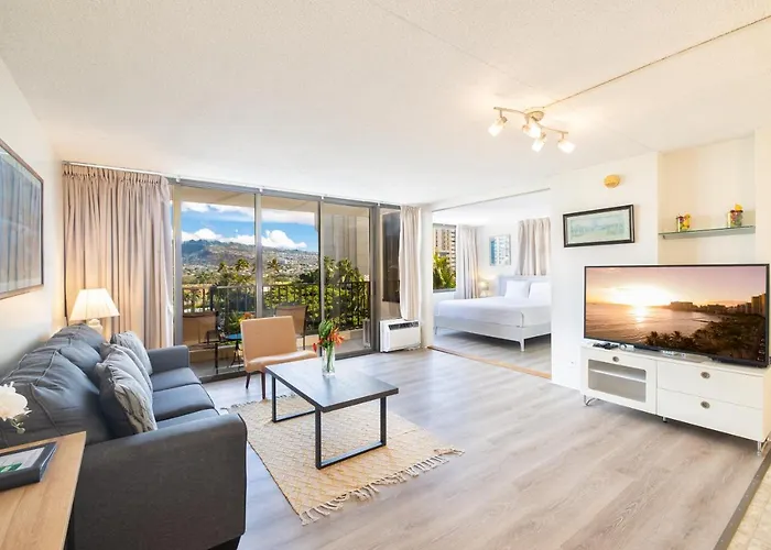 Mountain View Oasis, Steps From Beach With Parking!