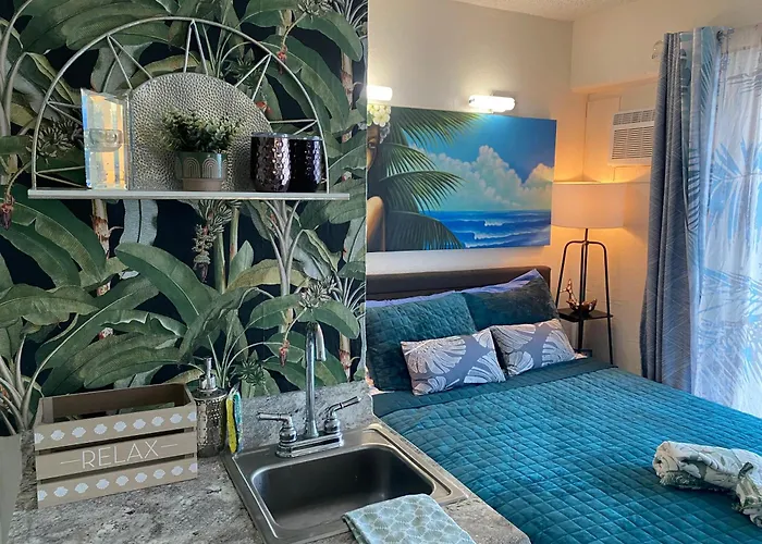 Stylish Studio Near Kuhio Beach