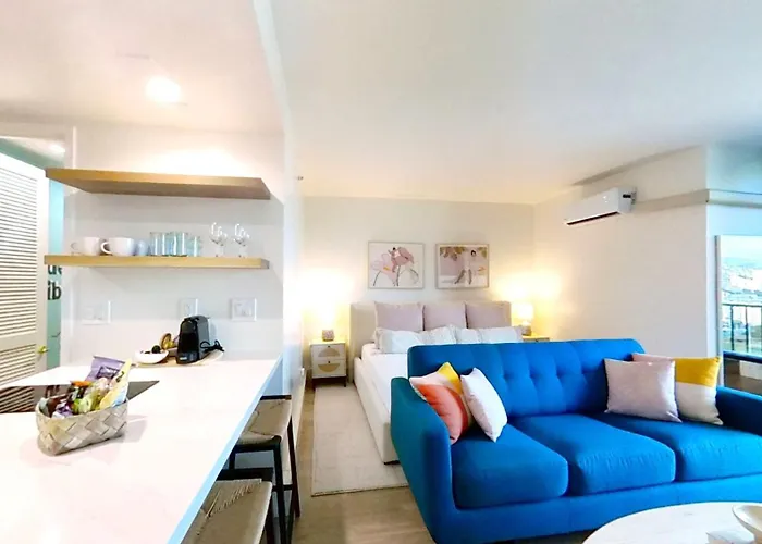 S&N Lux Suite-Free Parking-King Bed-Kitchen-Wifi