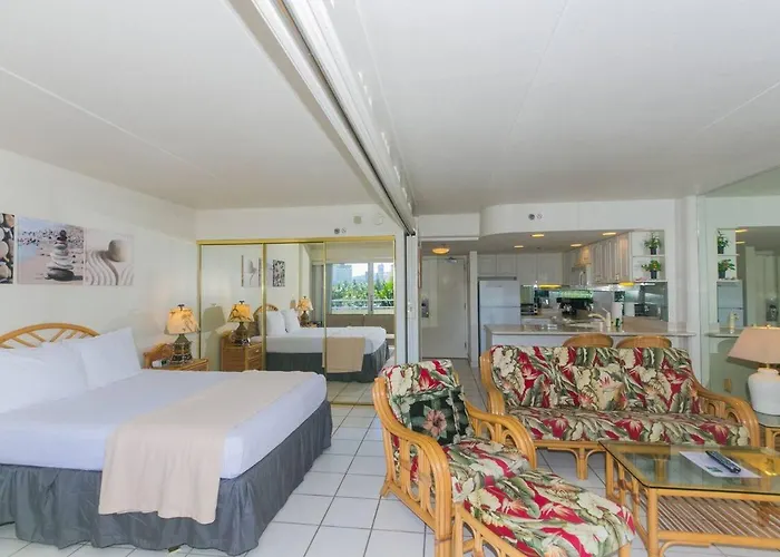 Waikiki Beach Resort