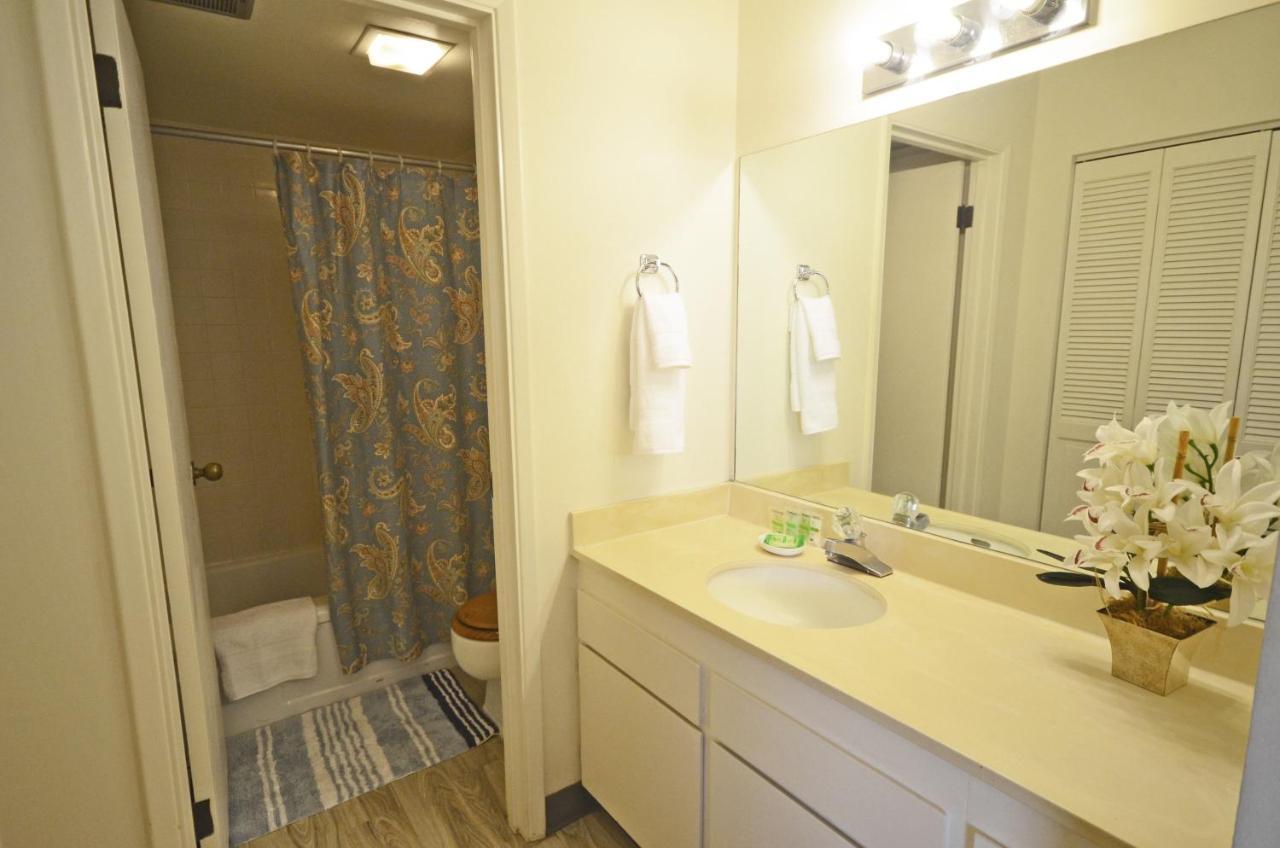 Royal Kuhio 1309 With King Bed, Free Parking/wifi, Mins To Beach!