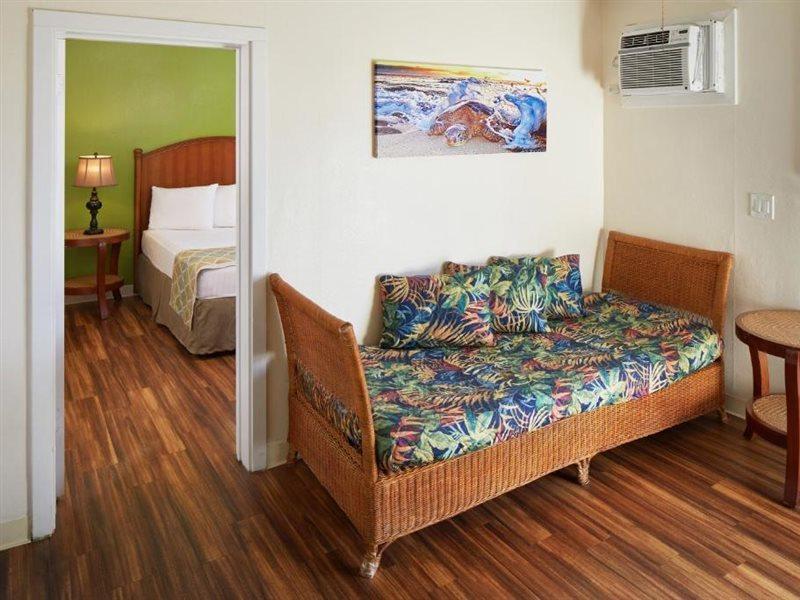 Pacific Marina Hotel 2*