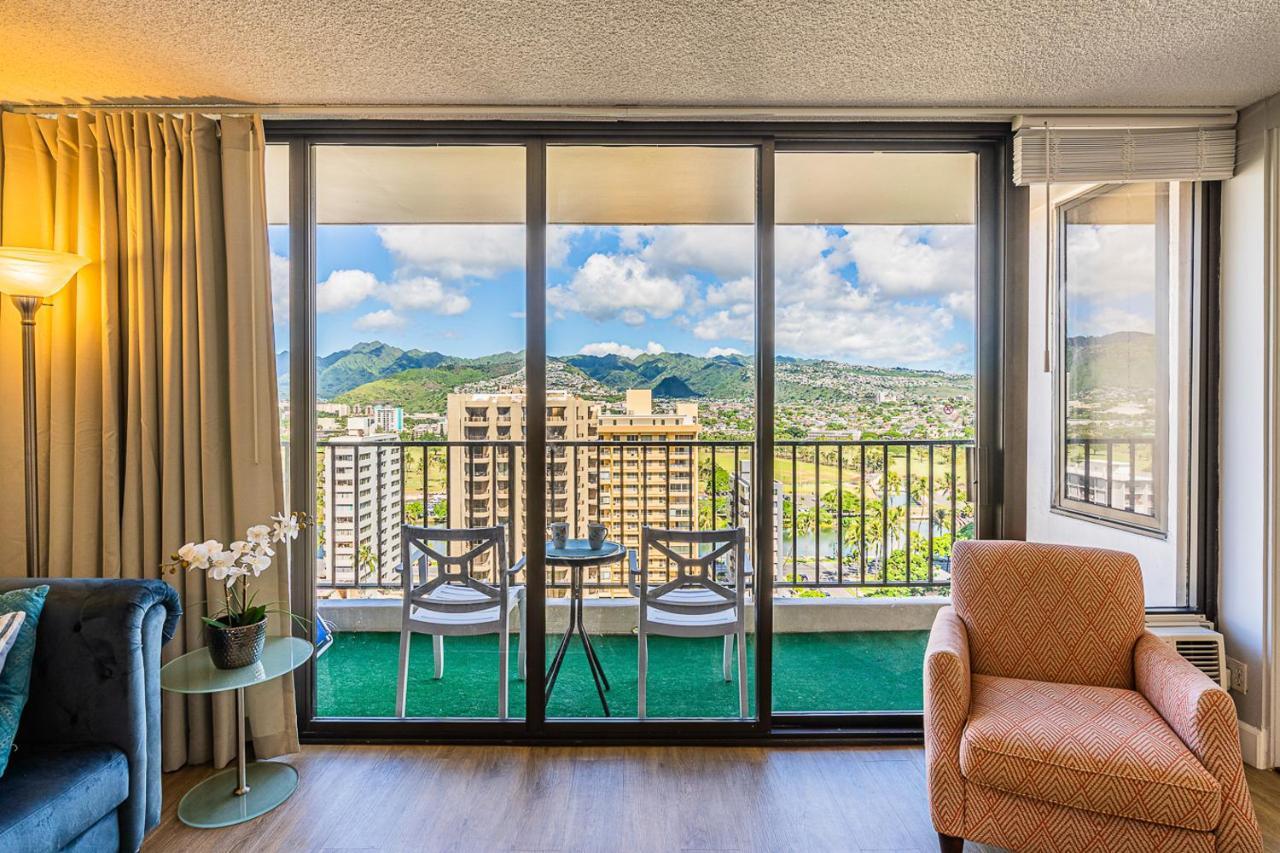 Free Parking, Pool, Sauna, Spa, Wifi, Bbq, Ac - Waikiki Banyan Apartment Honolulu
