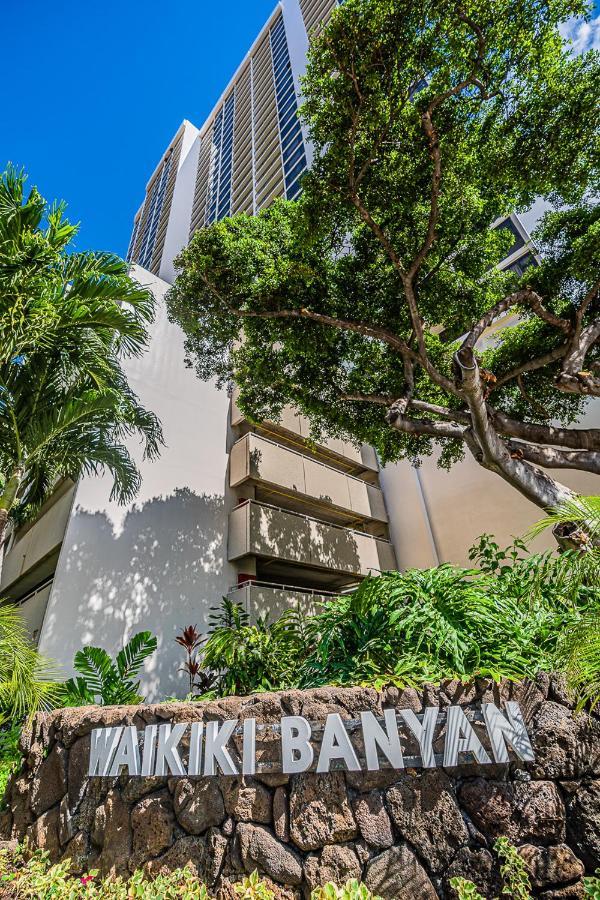 Free Parking, Pool, Sauna, Spa, Wifi, Bbq, Ac - Waikiki Banyan Apartment