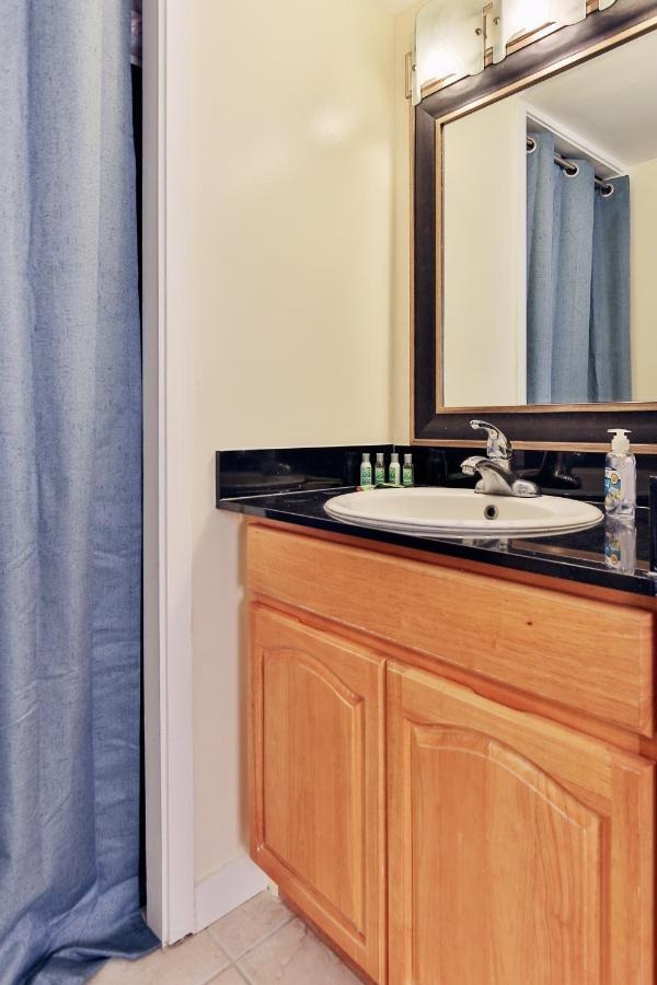 View With Pool Access In Aloha Surf! Apartment *