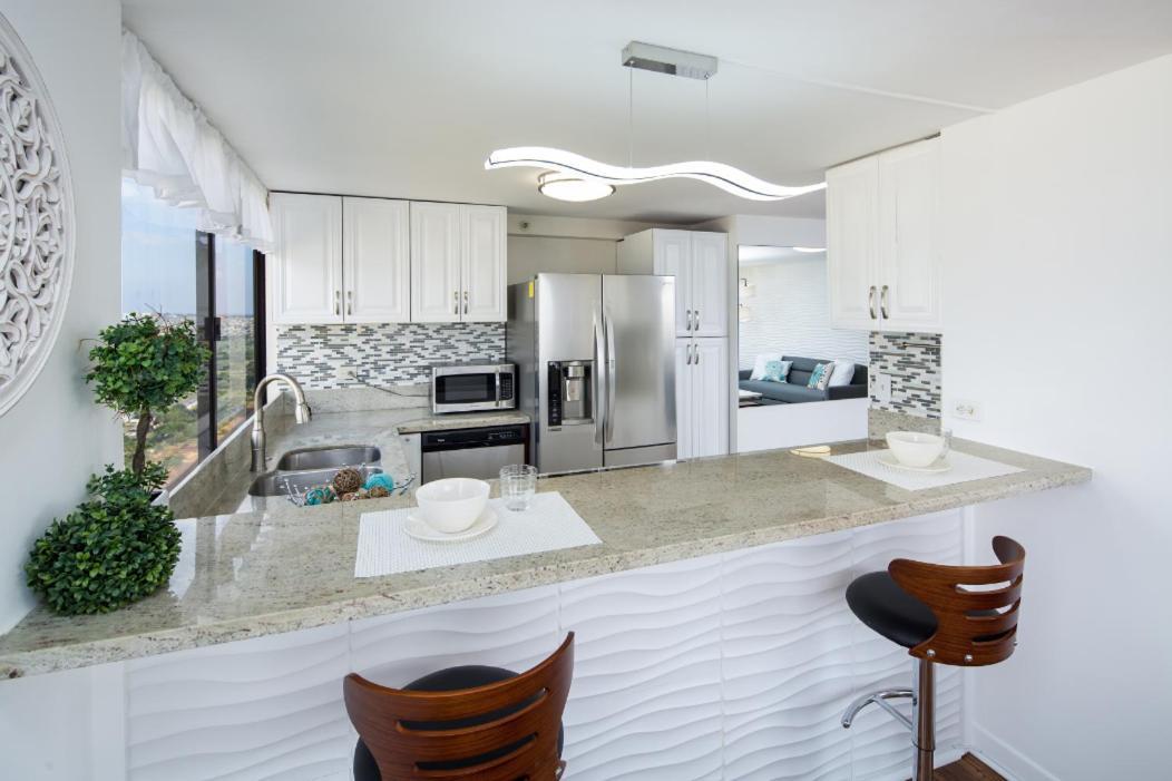 Waikiki Penthouse @ The Monarch