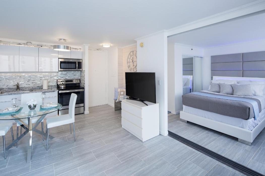 Waikiki Banyan Modern One Bedroom Free Parking Aparthotel Honolulu