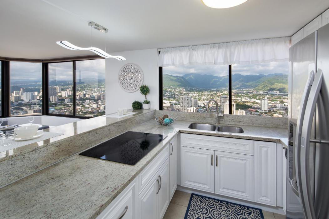 Waikiki Penthouse @ The Monarch Honolulu