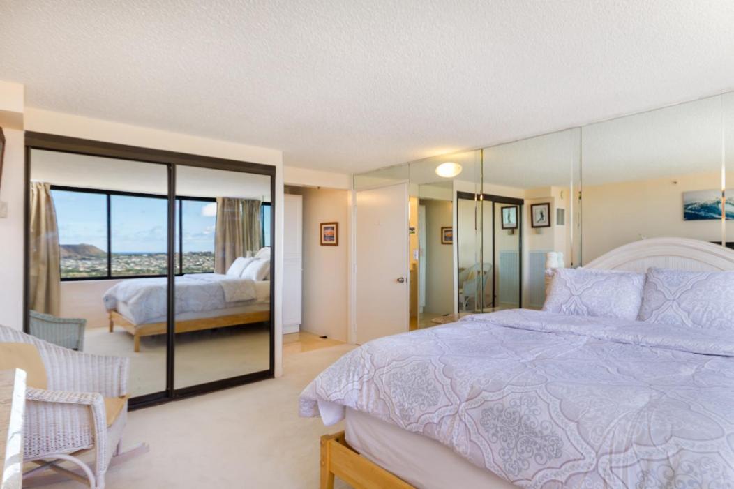 2 Bedroom Penthouse W/ocean Views Aparthotel Honolulu