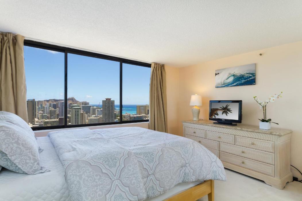 2 Bedroom Penthouse W/ocean Views Honolulu
