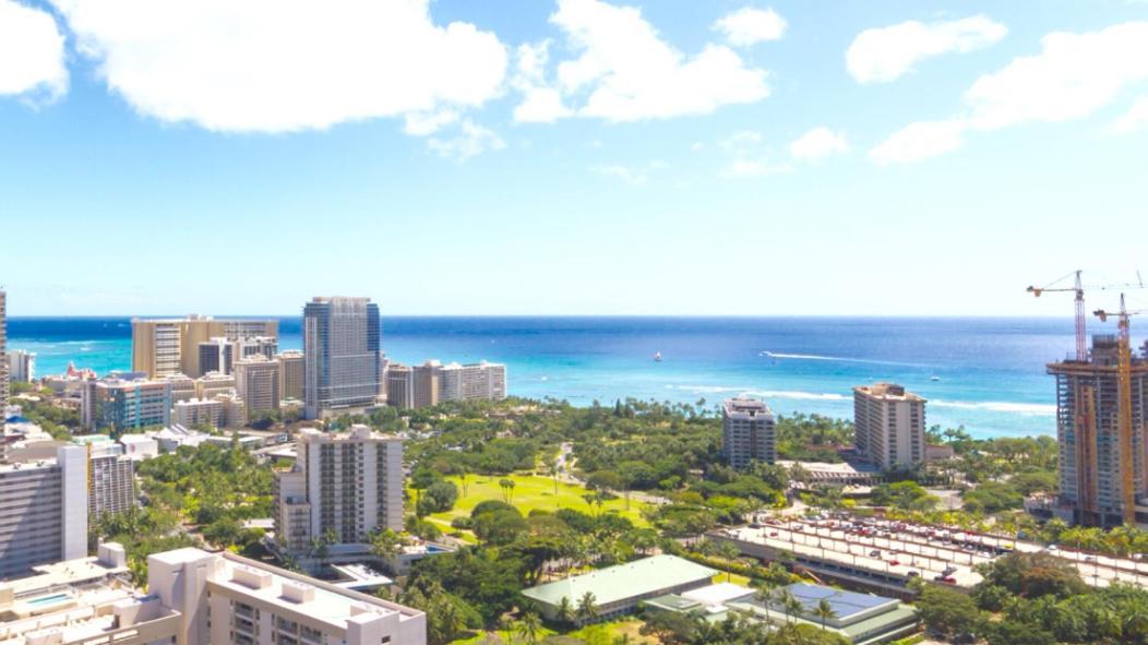 2 Bedroom Penthouse W/ocean Views *