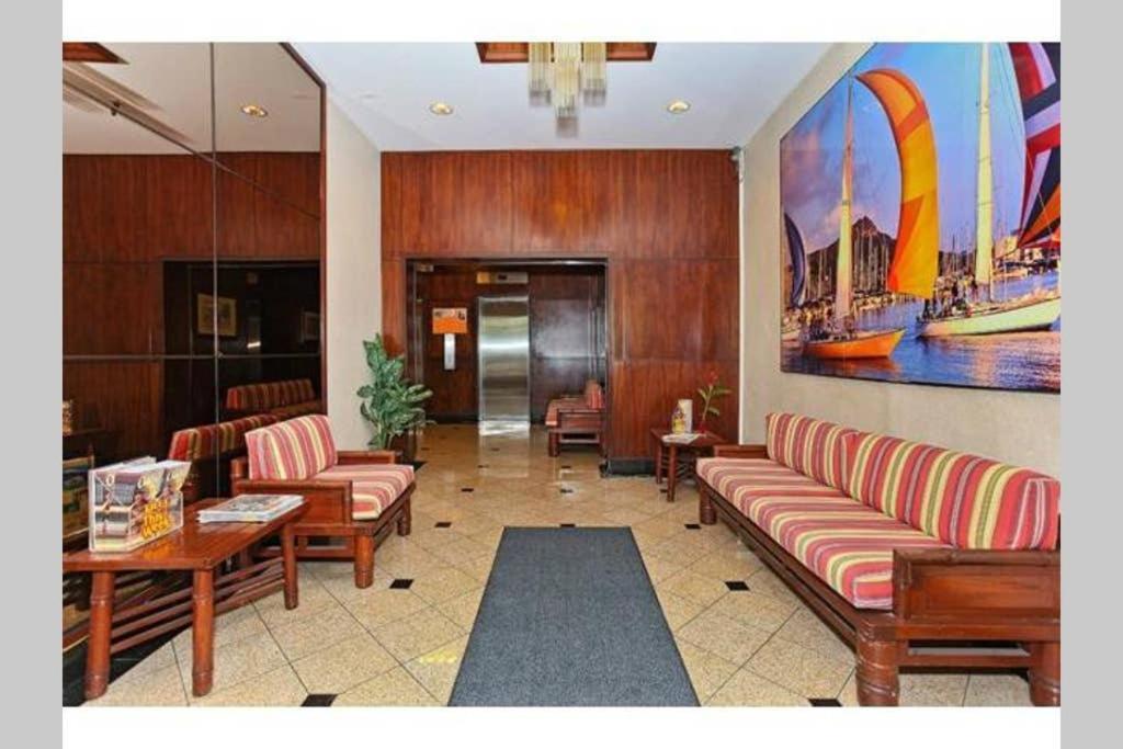Spacious W/ Parking, Beach/mall/park * Honolulu