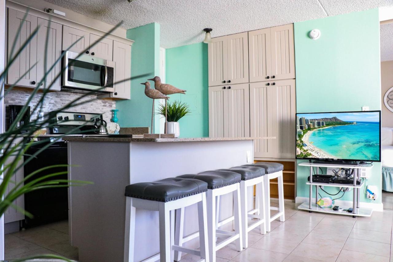 The Makai At The Waikiki Banyan Apartment *