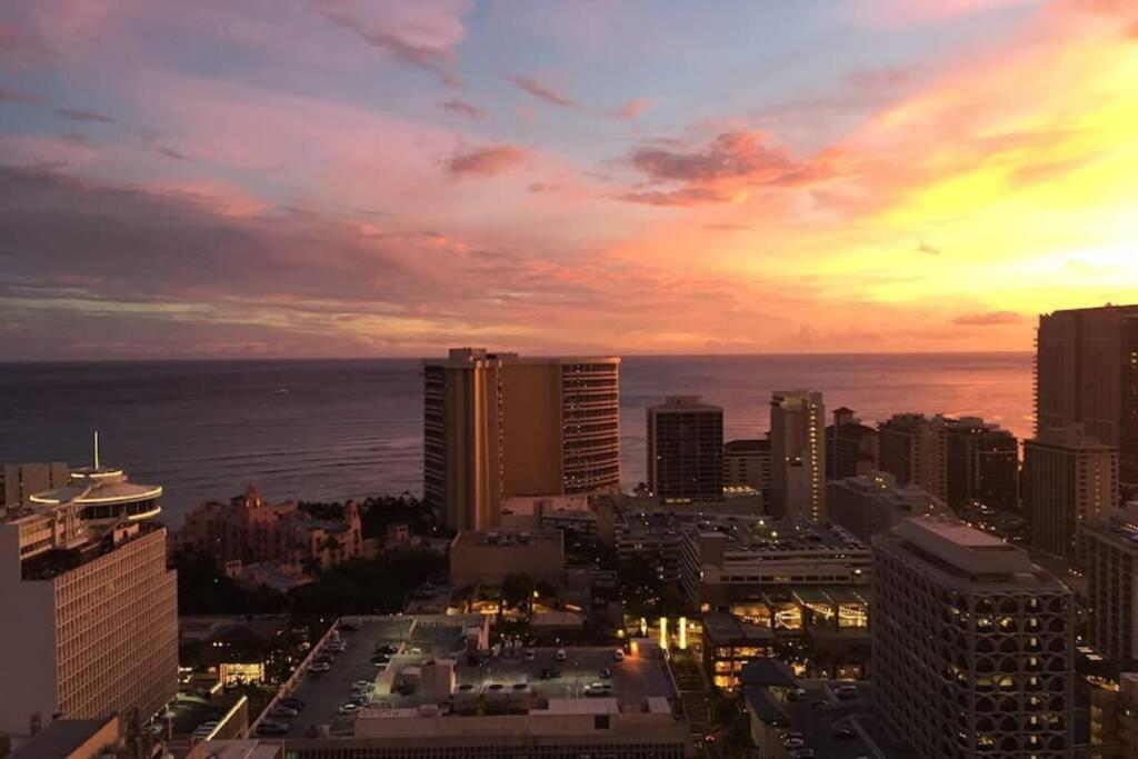 Apartment Royal Kuhio Penthouse With Ocean View On 35th Floor *