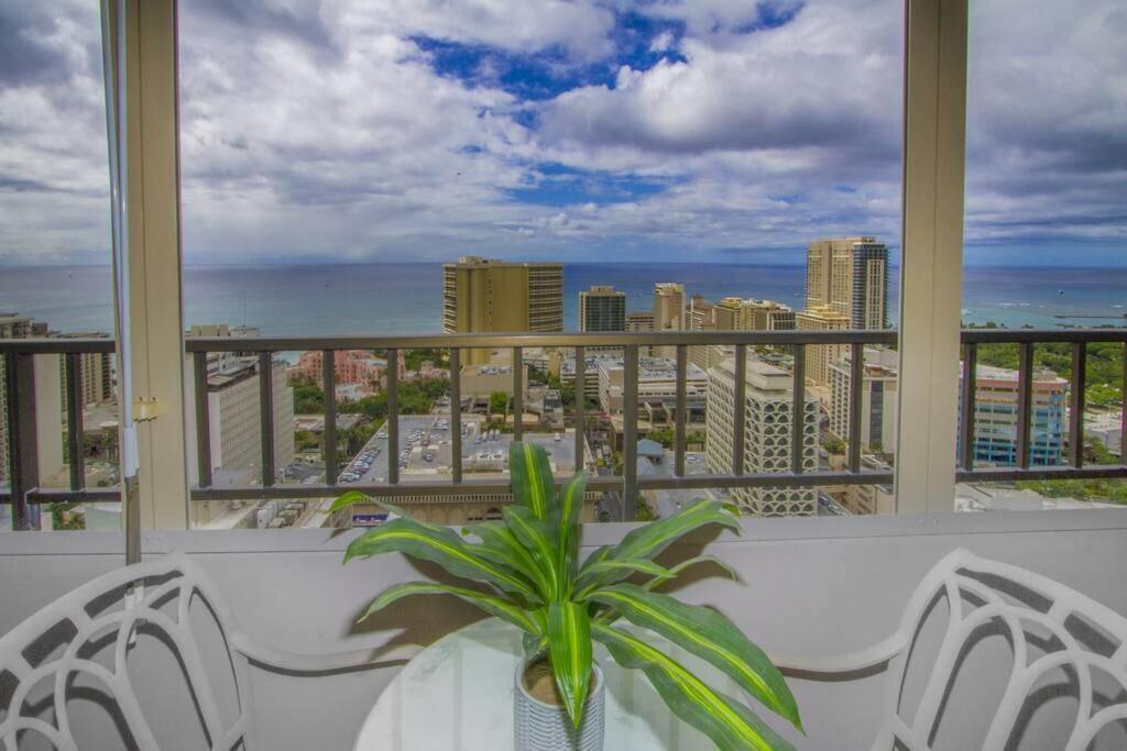 Apartment Royal Kuhio Penthouse With Ocean View On 35th Floor *