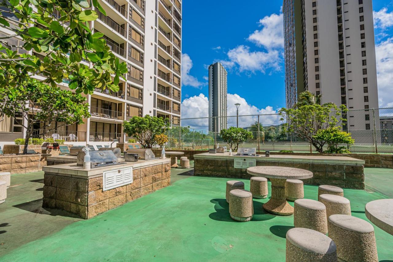 Free Parking, Pool, Sauna, Spa, Wifi, Bbq, Ac - Waikiki Banyan * Honolulu