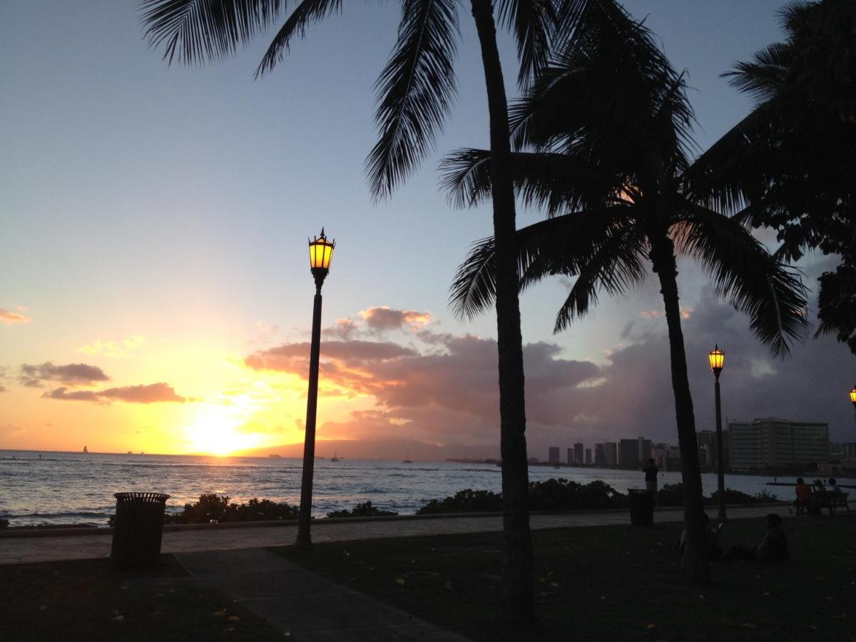 Free Parking, Pool, Sauna, Spa, Wifi, Bbq, Ac - Waikiki Banyan *
