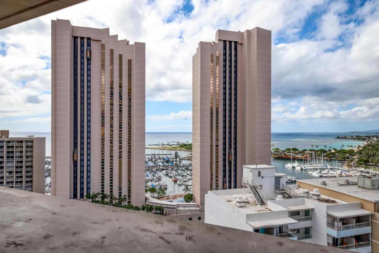 Marina Tower 2302 Hotel *