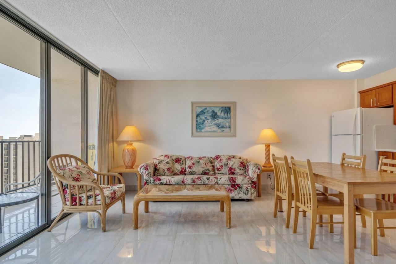 23rd Floor Waikiki Banyan - Only One Block From Beach! Apartment