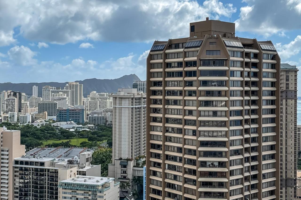 Marina Tower 3402