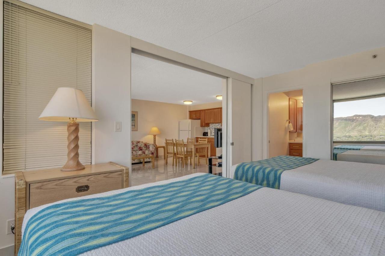 23rd Floor Waikiki Banyan - Only One Block From Beach! Apartment Honolulu