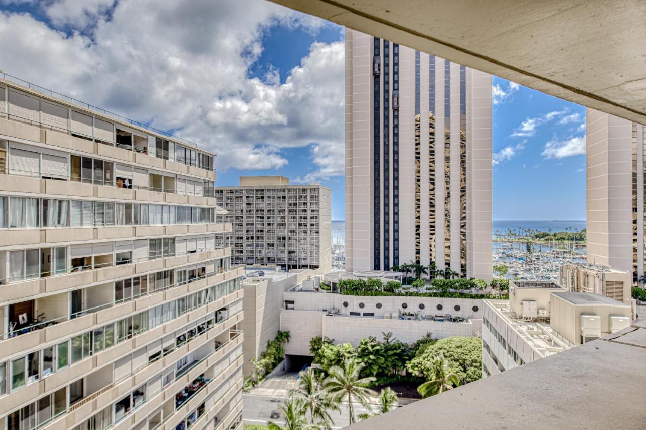 Marina Tower Ii Apartment