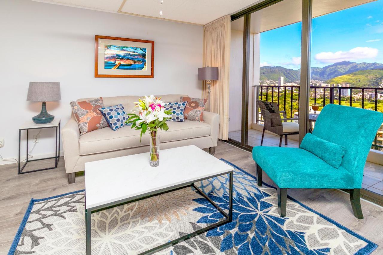 Warm Aloha Vibes, Mountain Views, Short Walk To Beach, And Free Parking Honolulu