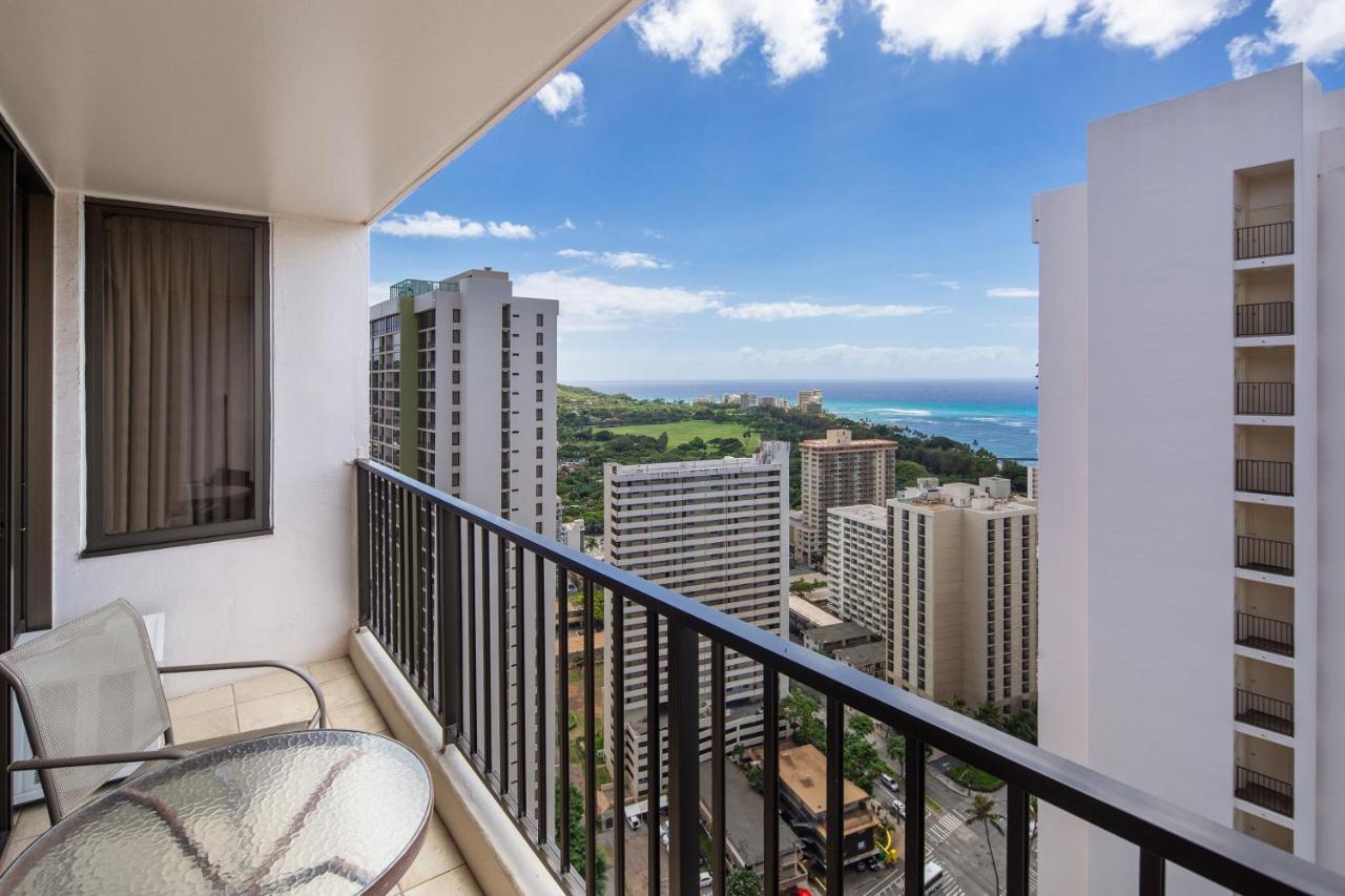 Apartment Ocean View Delight, Walk To With Free Parking *