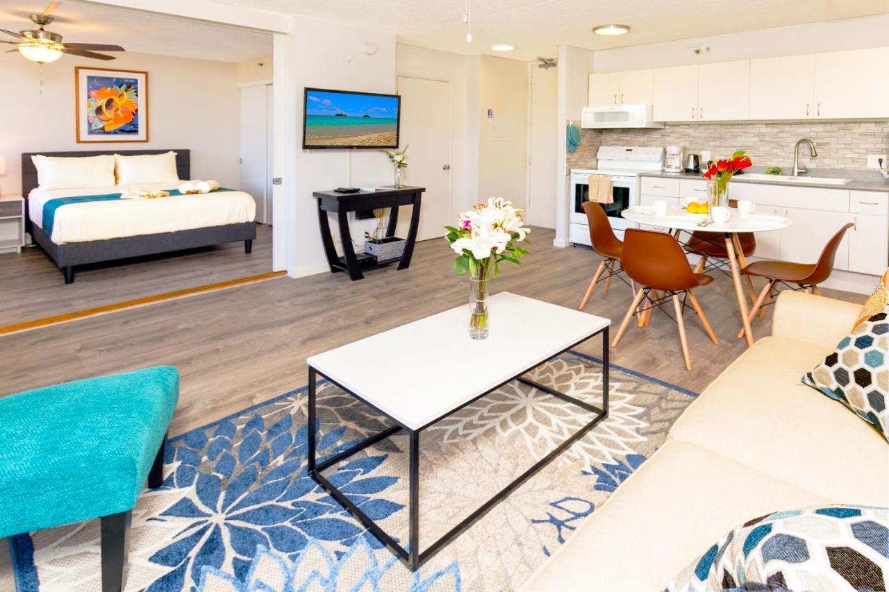 Warm Aloha Vibes, Mountain Views, Short Walk To Beach, And Free Parking Apartment