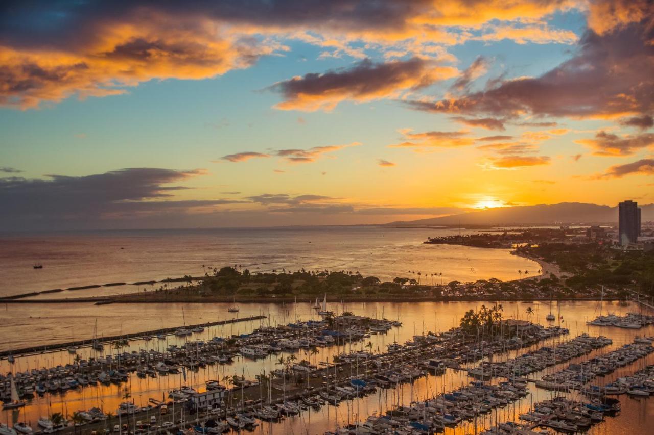 @ Marbella Lane - Oceanview Steps To Honolulu