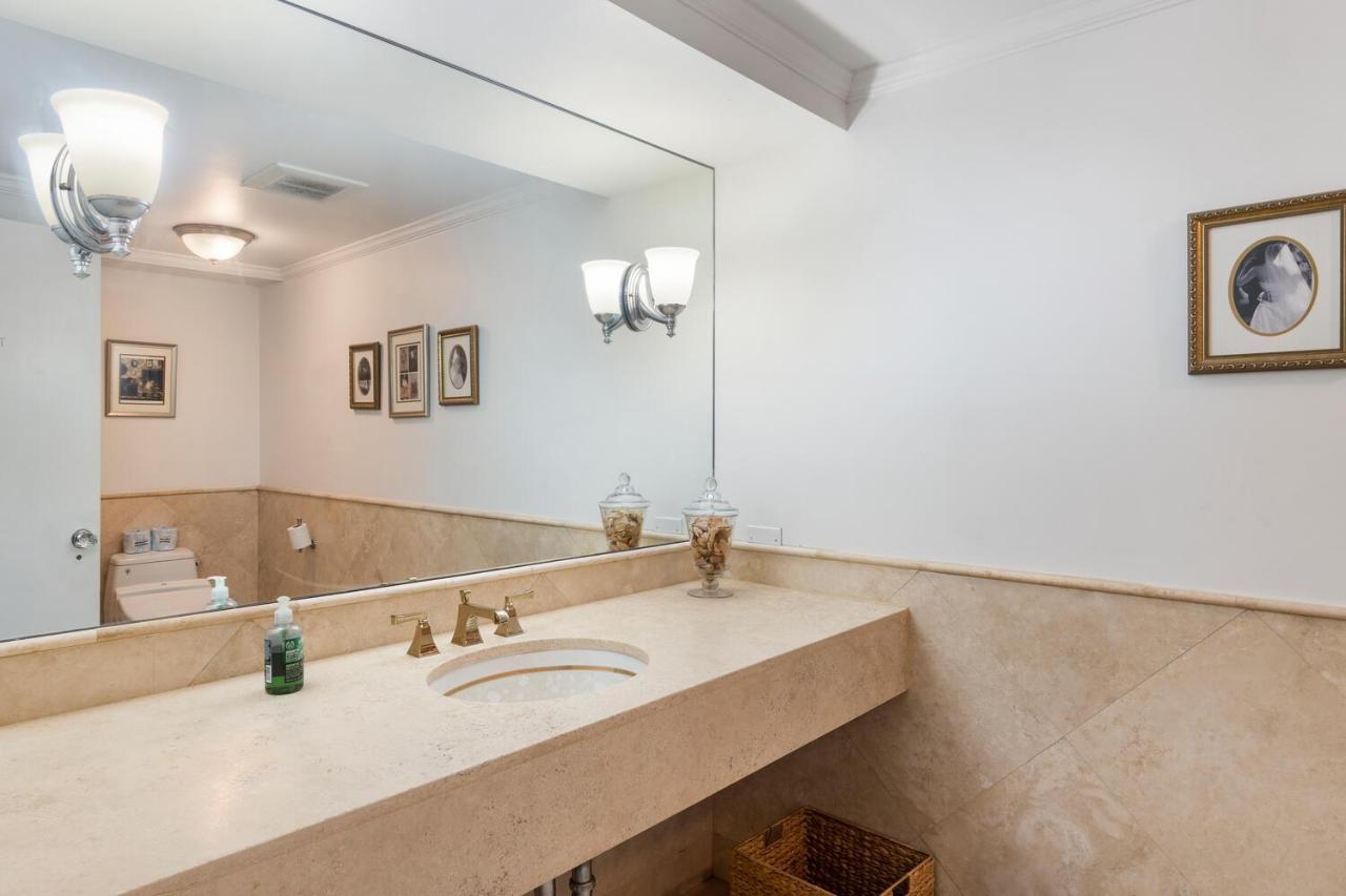 Oceanview Penthouse Apartment Honolulu
